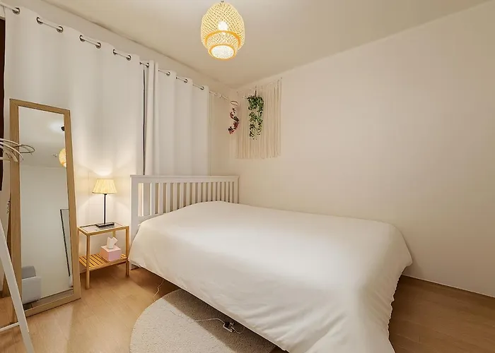 Sensational Private House Hodong's 6 People, 3 Rooms, 4 Beds 5 Minutes On Foot From National Station Line 2 Gangnam Hongdae Jamsil *
