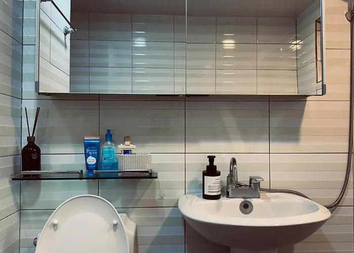 Sensational Private House Hodong's 6 People, 3 Rooms, 4 Beds 5 Minutes On Foot From National Station Line 2 Gangnam Hongdae Jamsil Apartamento