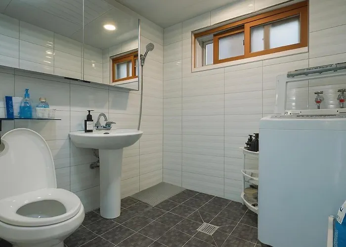 Sensational Private House Hodong's 6 People, 3 Rooms, 4 Beds 5 Minutes On Foot From National Station Line 2 Gangnam Hongdae Jamsil Apartamento Seul