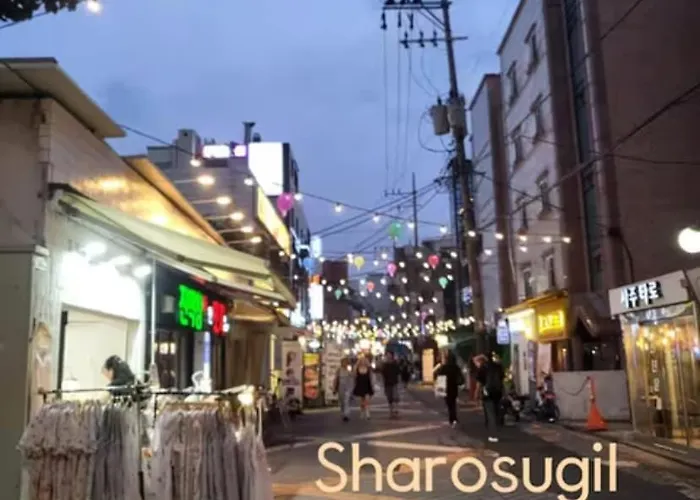 Sensational Private House Hodong's 6 People, 3 Rooms, 4 Beds 5 Minutes On Foot From National Station Line 2 Gangnam Hongdae Jamsil Seul
